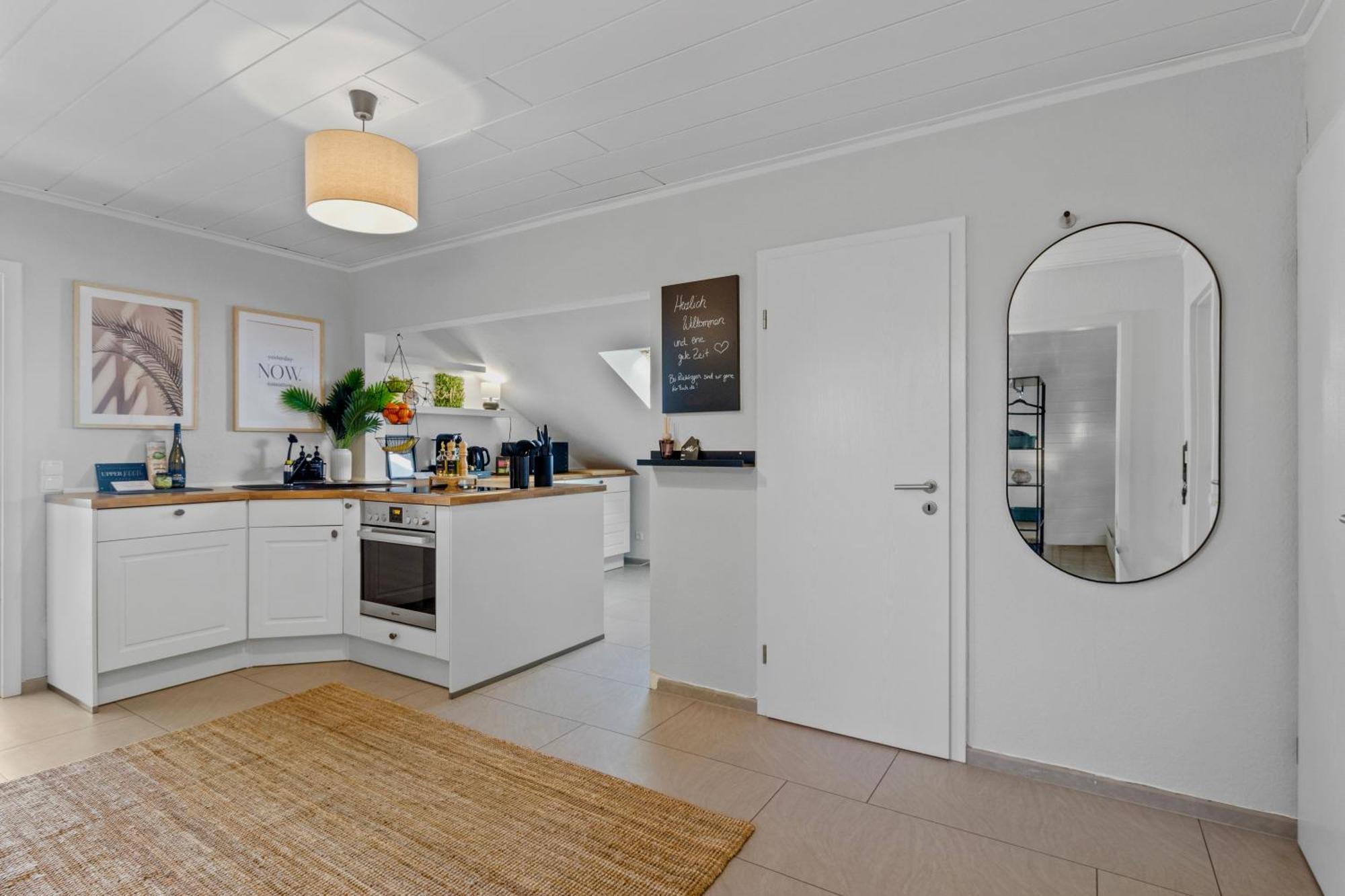 Upper Room: Apartment Mit Exklusiver Ausstattung-Ausblick Auf Weinberge&Mandelbluetenpfad Neustadt an der Weinstraße Extérieur photo
